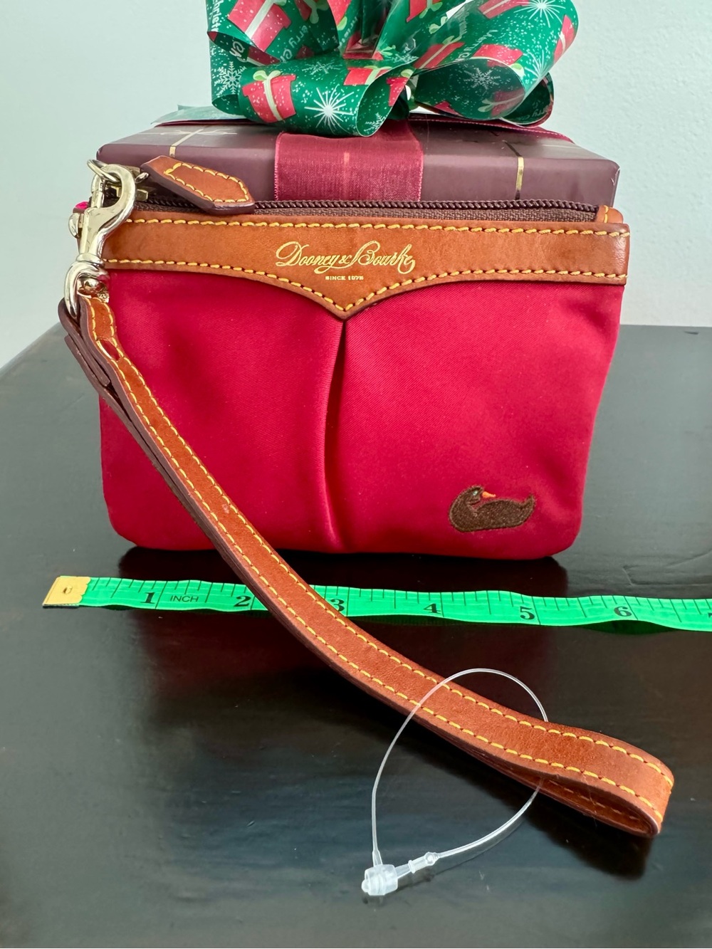 NWOT Dooney & Bourke Wayfarer Pleated Nylon Wristlet Red Brown Duck